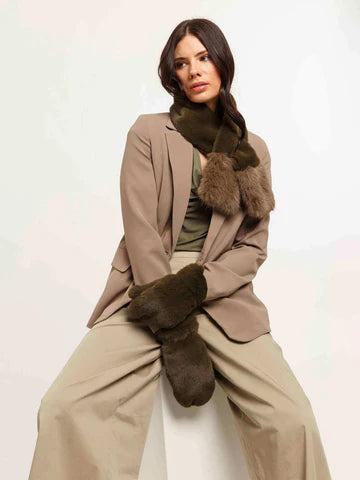 SOFT LOEVENICH GLOVES MADE FROM FAUX FUR