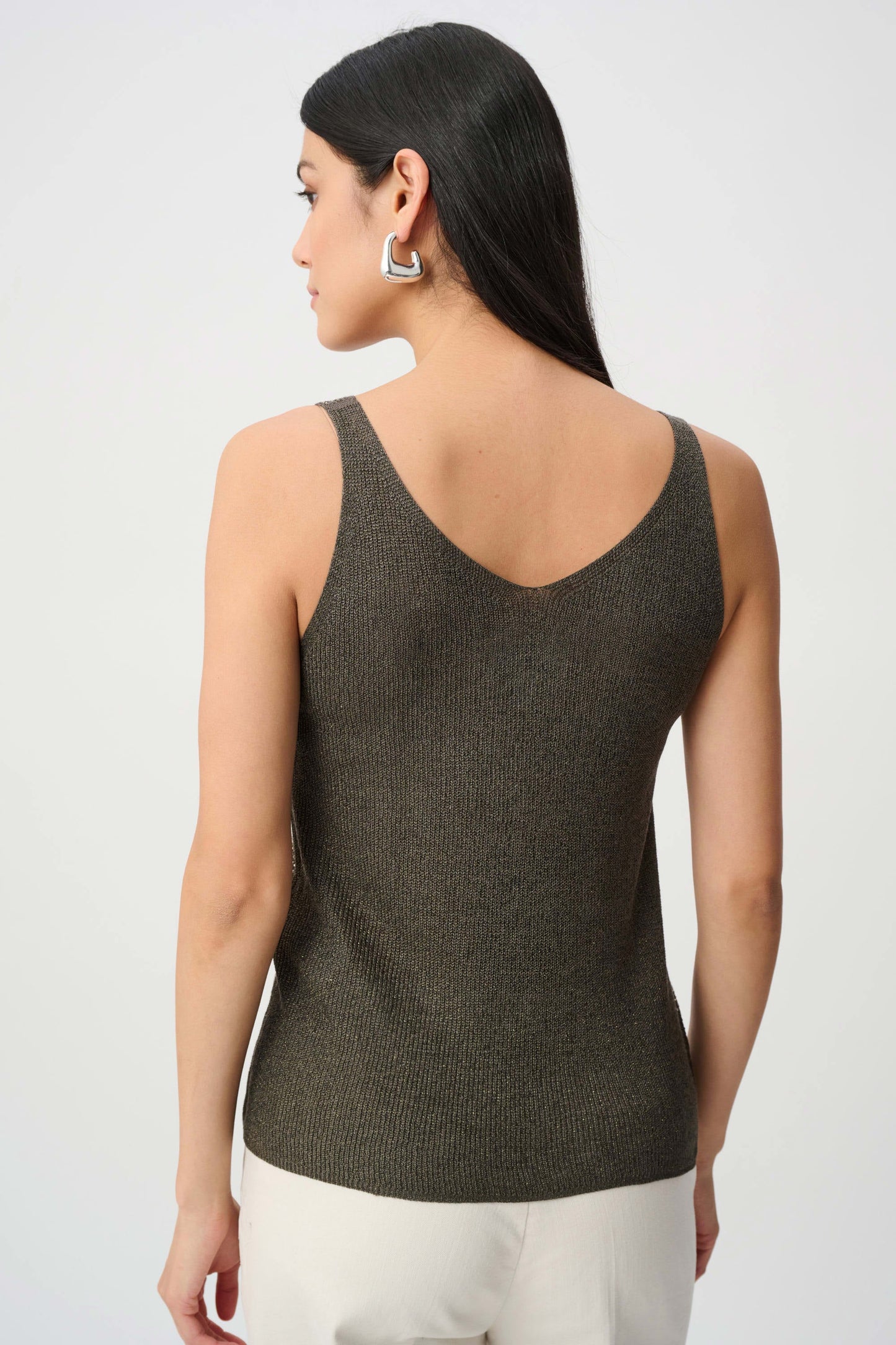 Metallic Knitted Camisole with Rhinestones
252915F26
Essential / Must-Have Hots