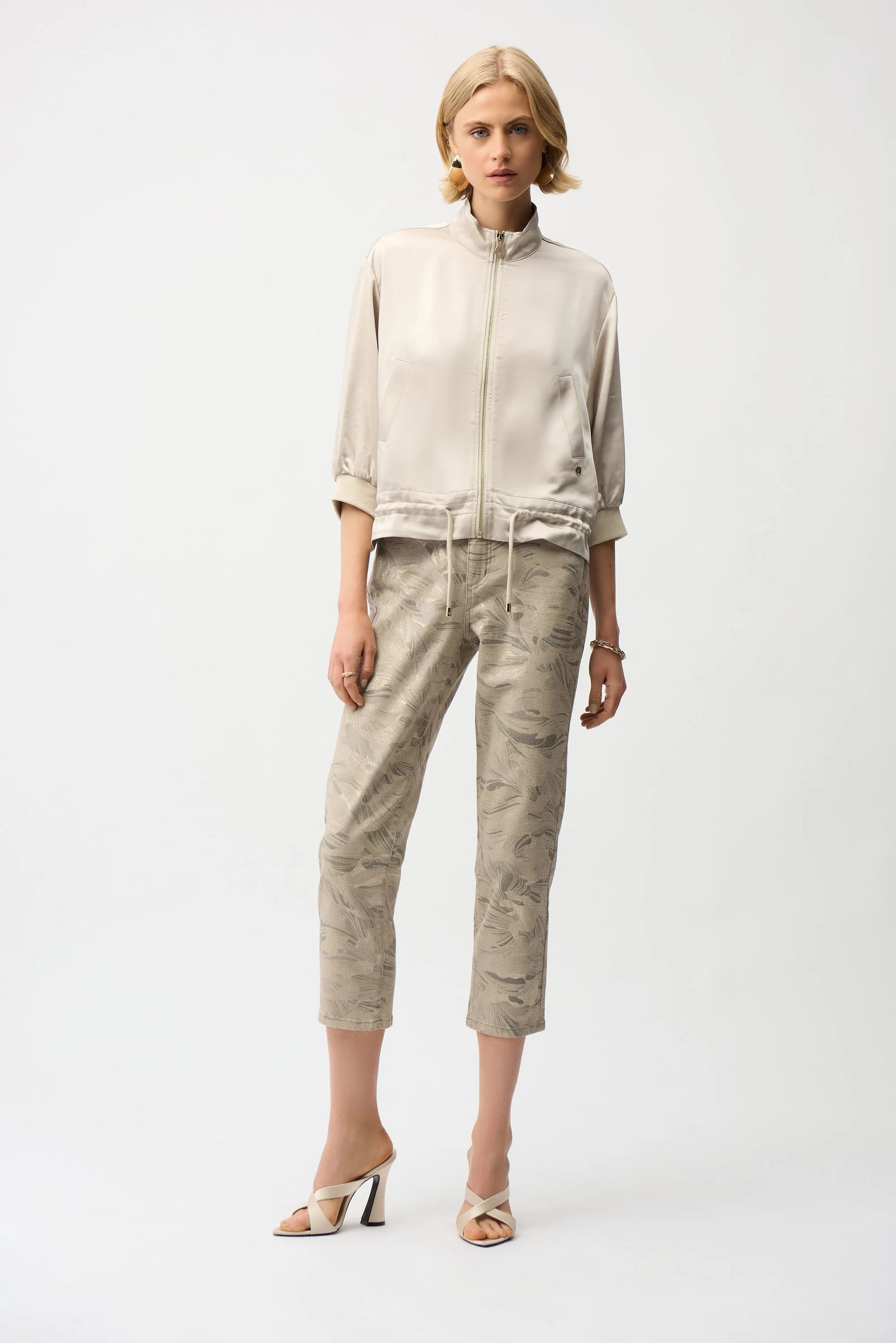 Satin Boxy Blouson Jacket With Drawstring Hem
261913
Hots