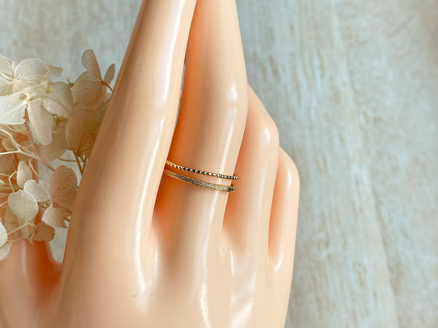 Agaveh Girl Minimalist Ring Gold