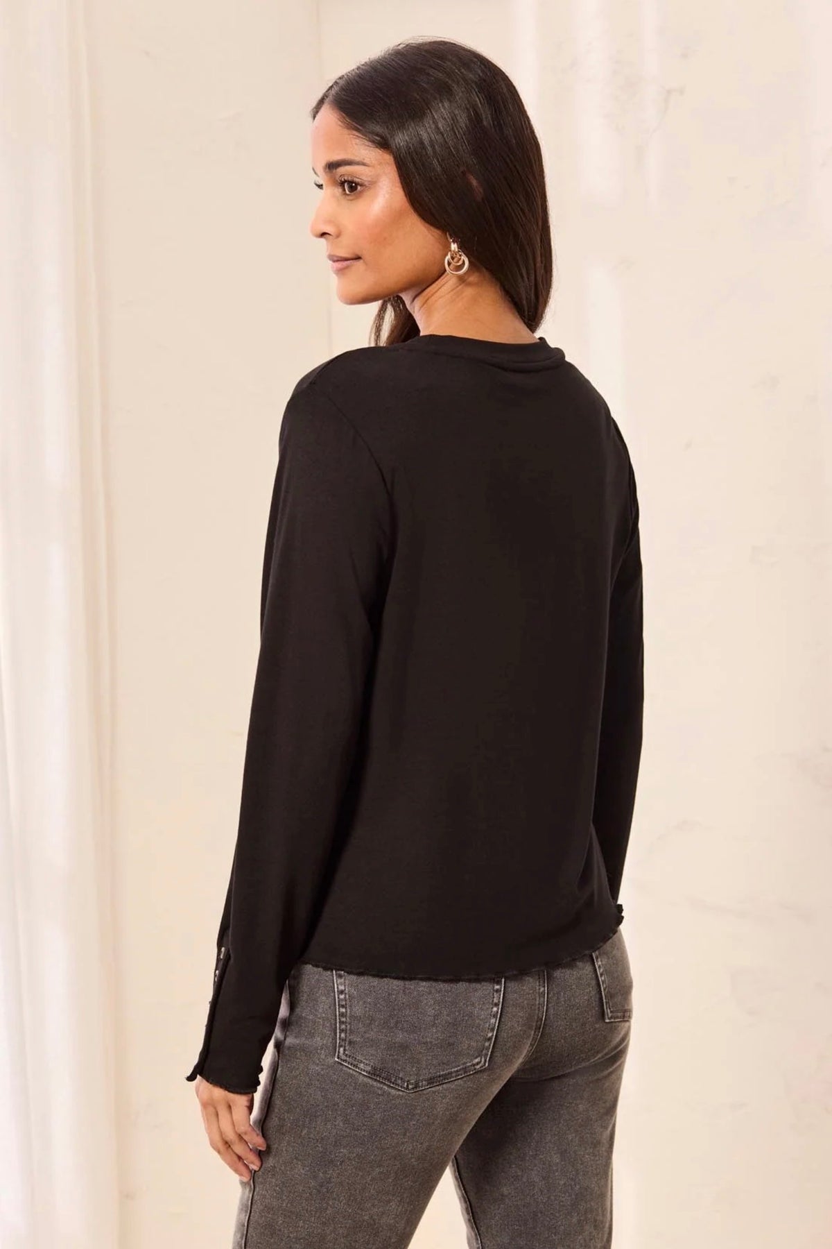 Tribal Button Cuff Ruffle Hem Top Black