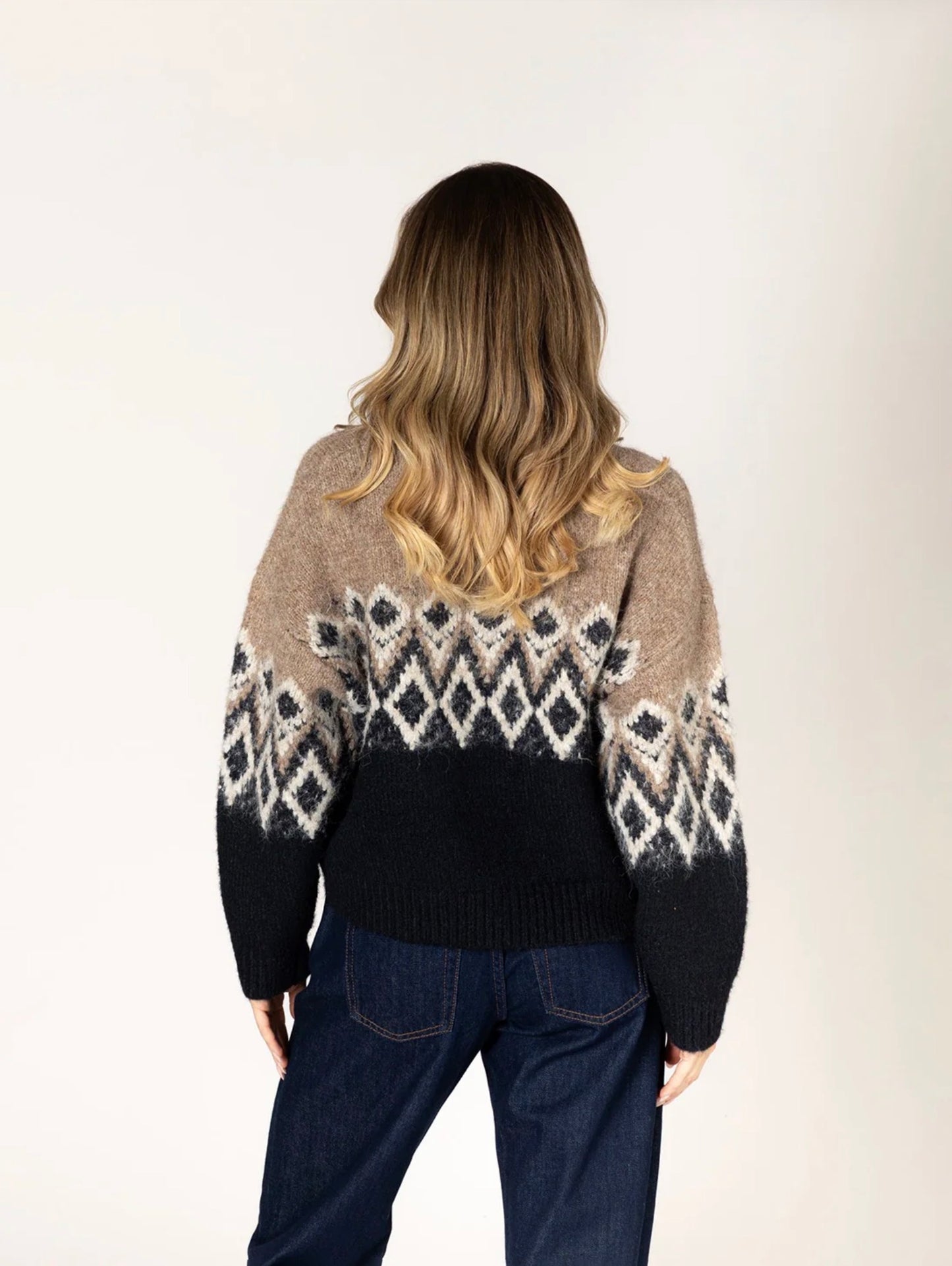 Lyla & Luxe Aria Crew Sweater