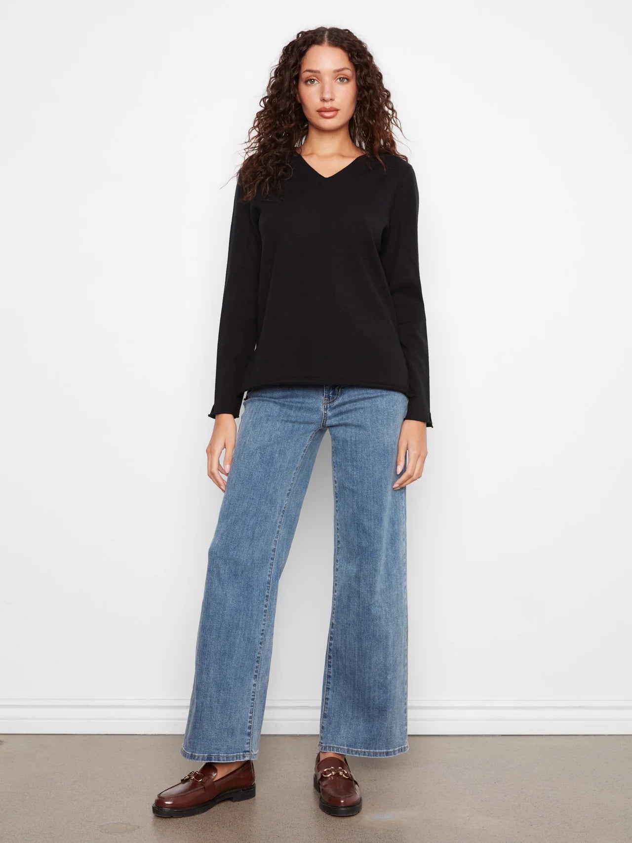 Basic V-Neck Sweater - Black