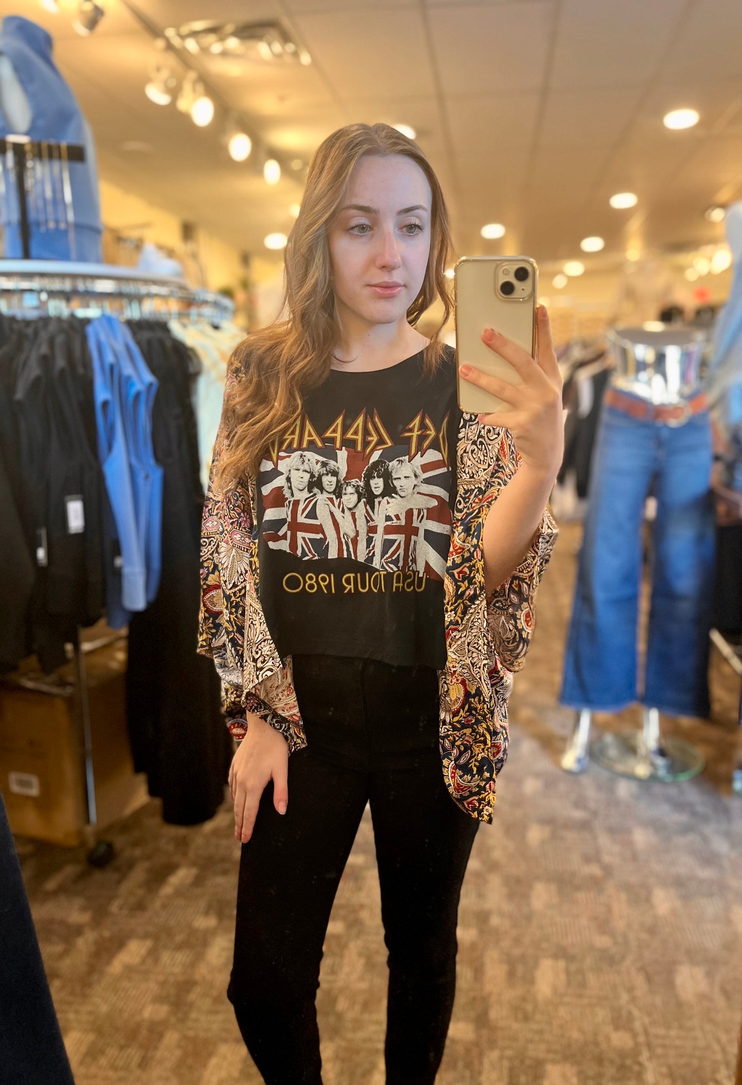 Shannon Passero Def Leppard Pullover
