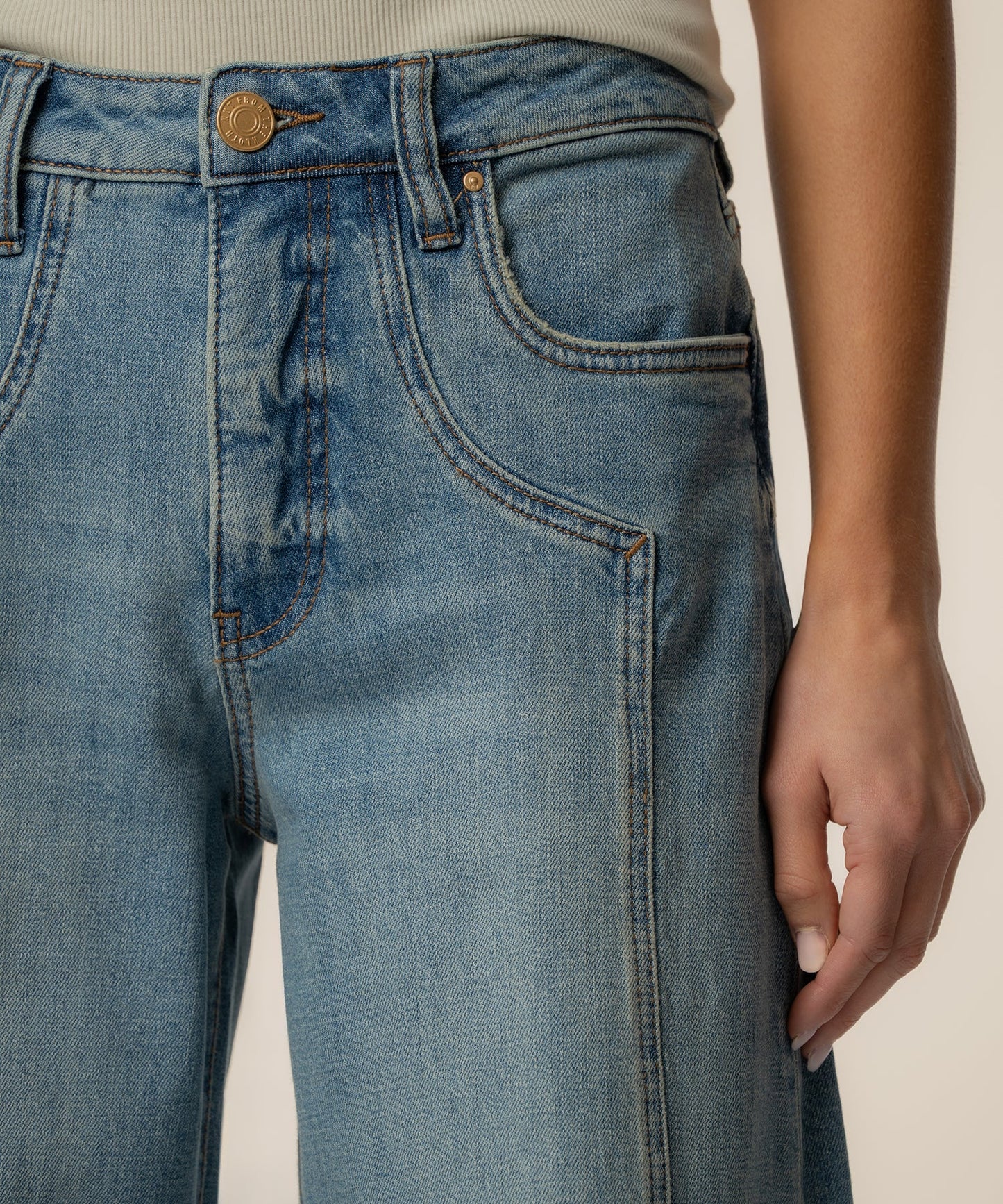 Kut Blake Super Wide Leg Jeans