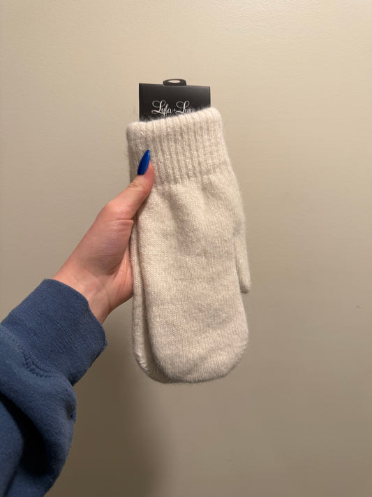 Lyla & Luxe Knit Mittens White