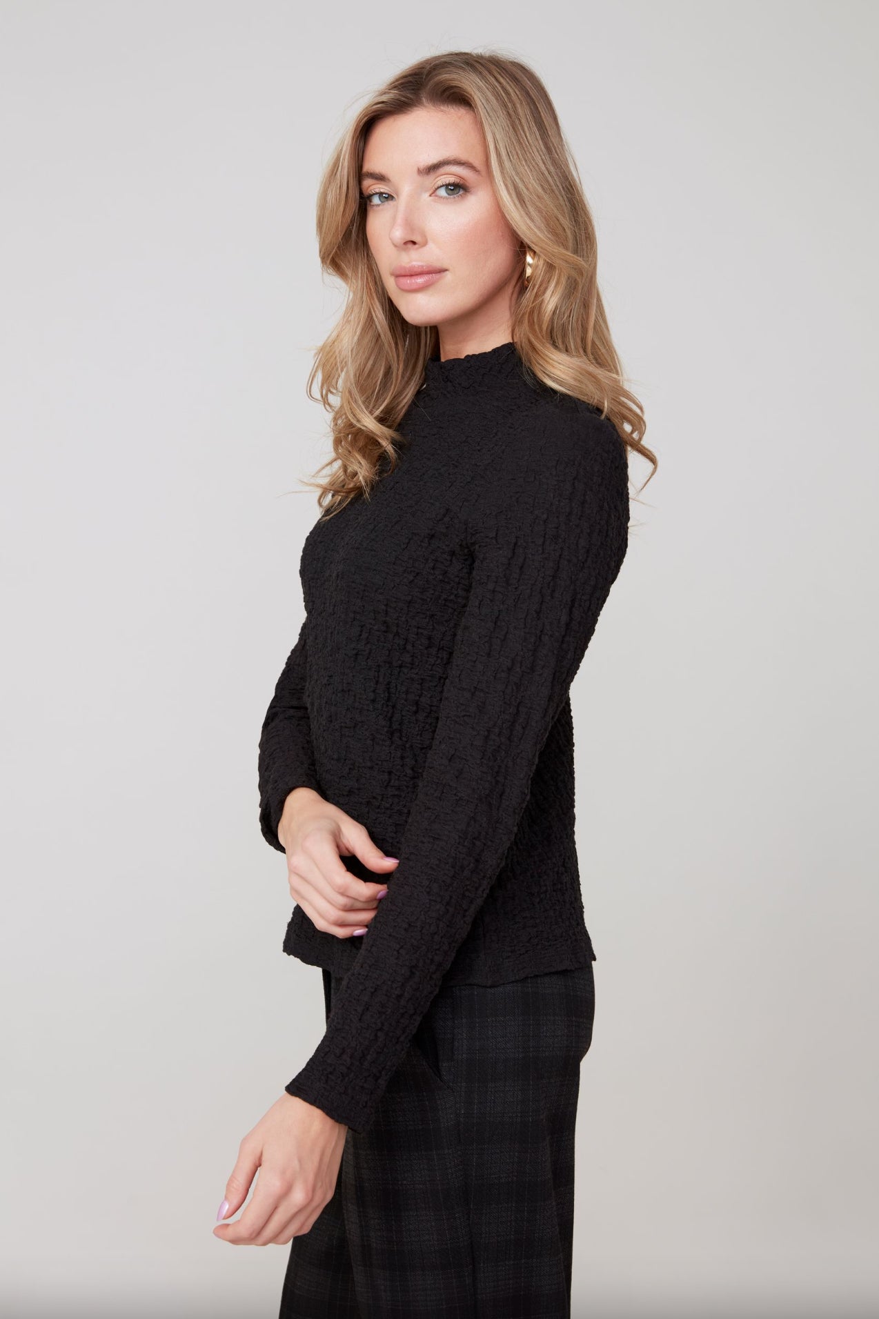 Renuar Textured Turtleneck Top Black