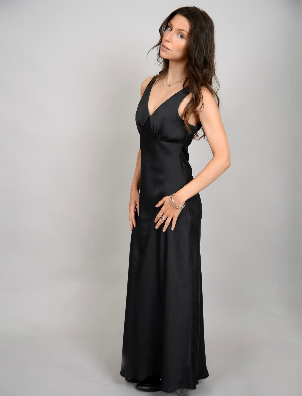 Drimma V-Neck Maxi Dress Black