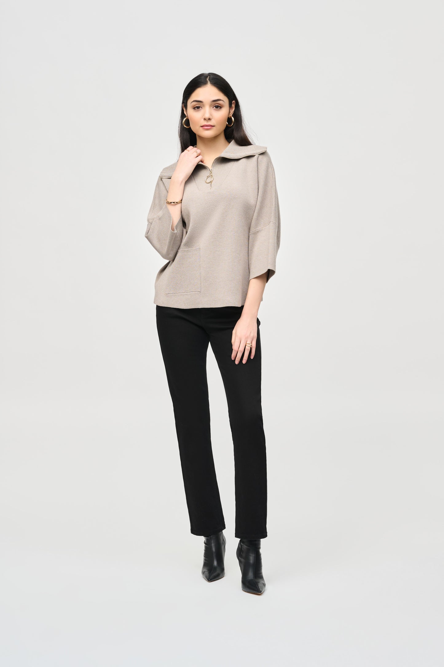 Jacquard Zipped Collar Sweater
243954
Hots/Magazine Style