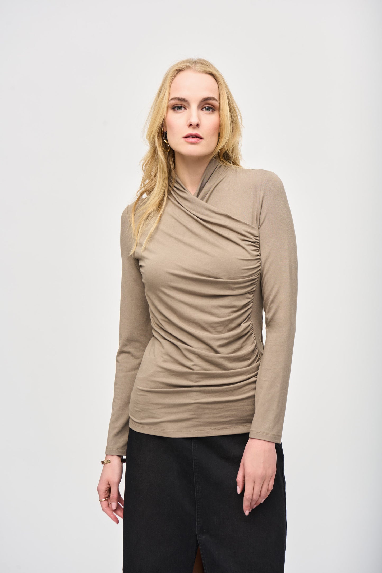 Jersey Knit Fitted Top
243148
Magazine Style