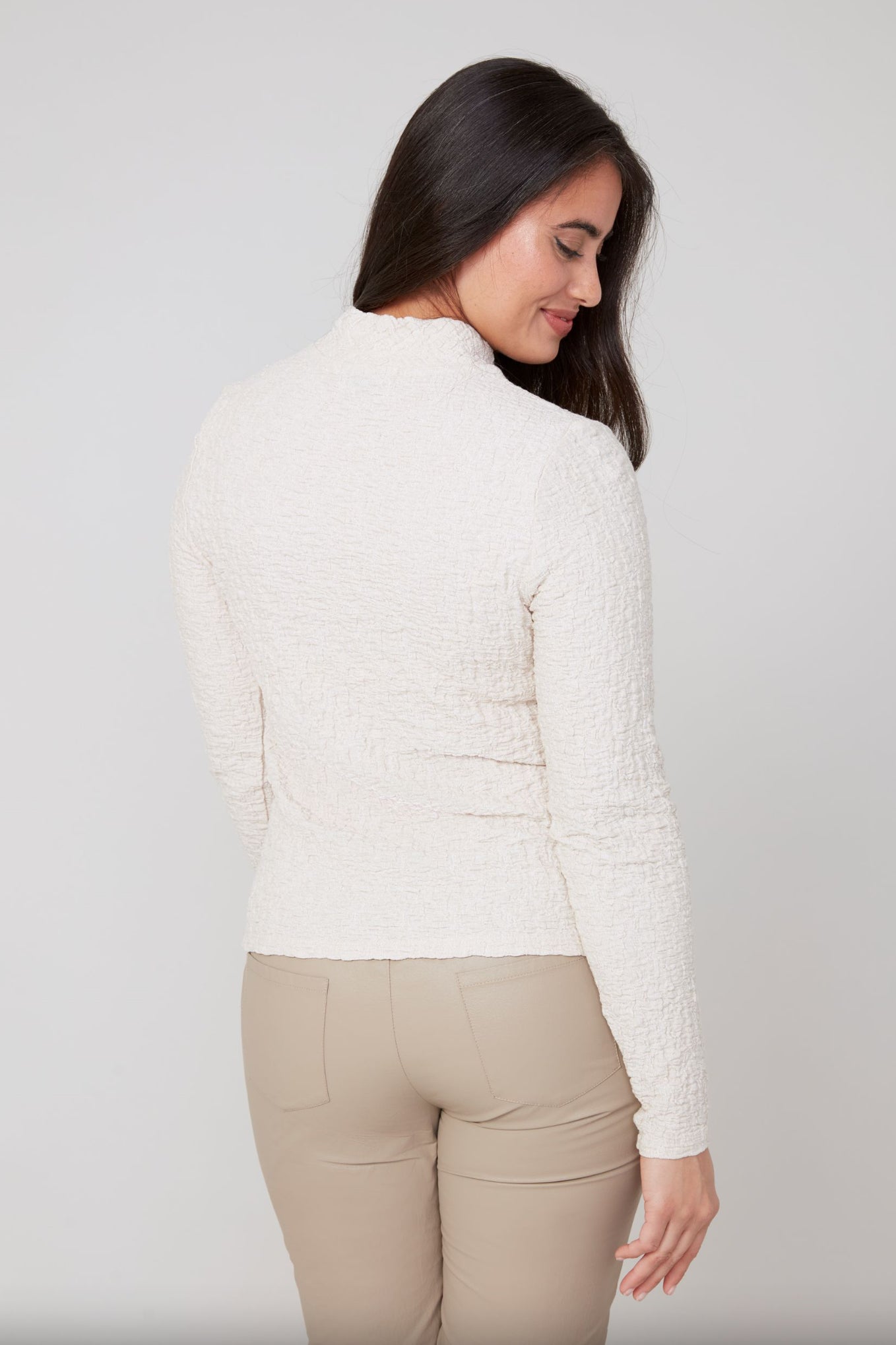 Renuar Textured Turtleneck Top Crème