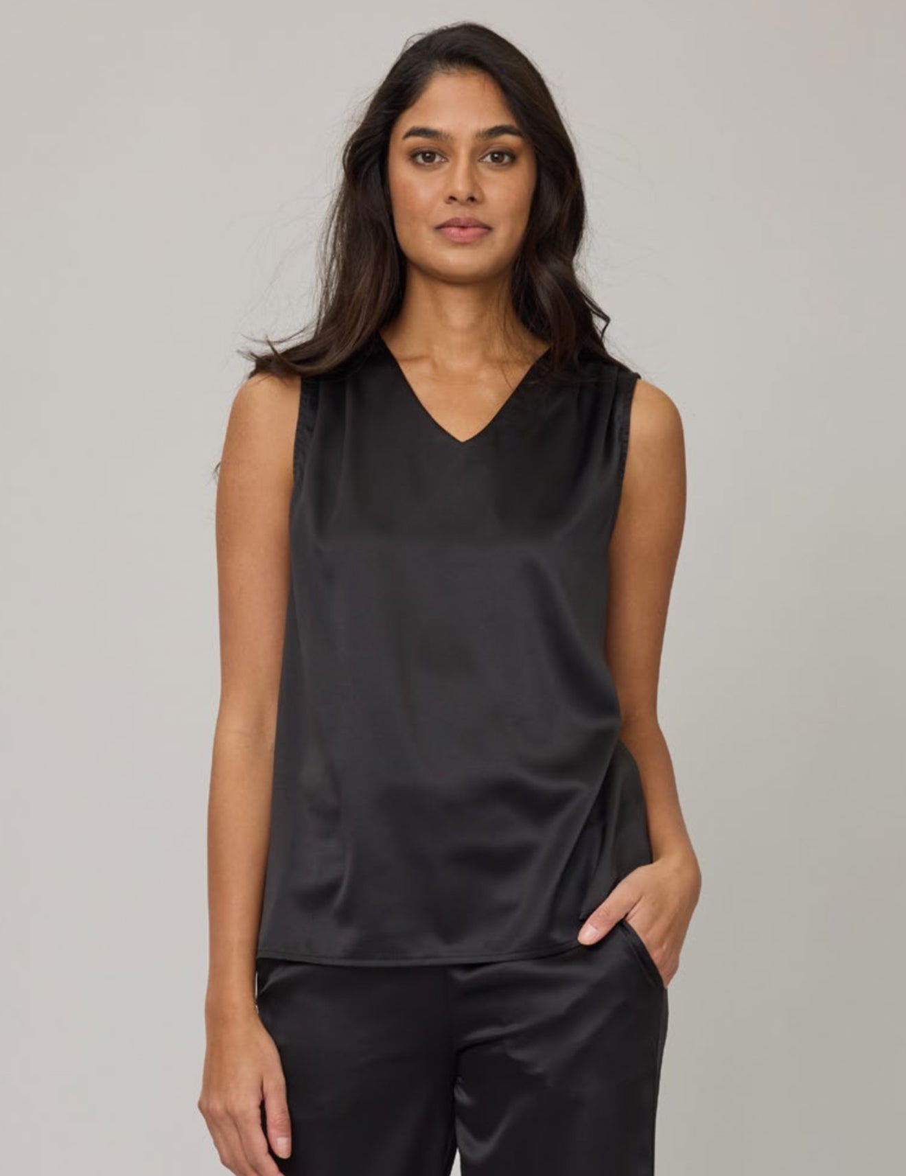 Pistache Satin Ruched V-Neck Sleeveless Top Black
