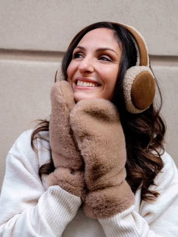 SOFT LOEVENICH GLOVES MADE FROM FAUX FUR