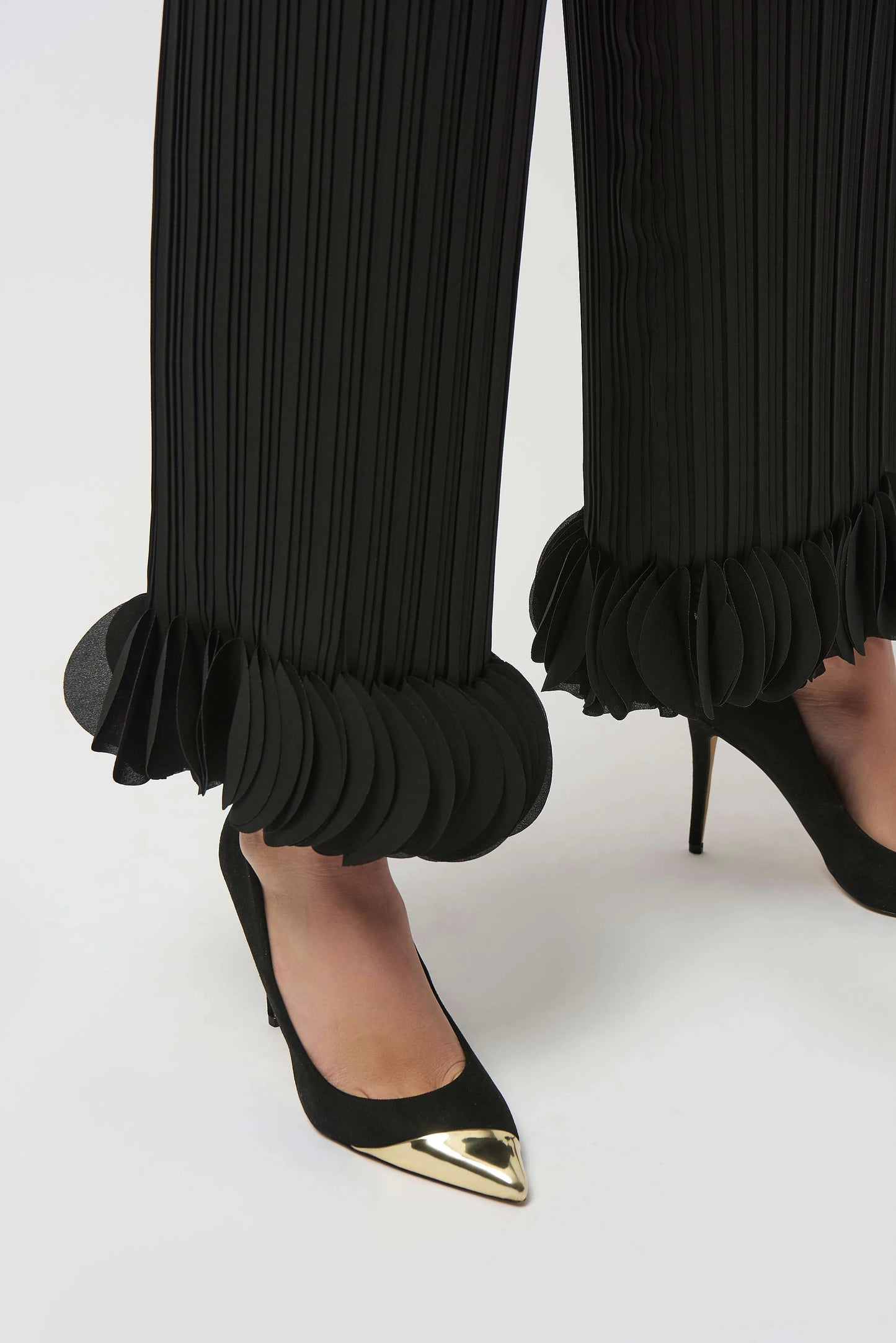 Georgette Wide Leg Pleated Pants
253940
Must-Have Hots