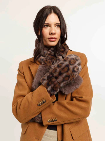 SOFT LOEVENICH GLOVES MADE OF FAUX FUR WITH A LEOPARD PATTERN