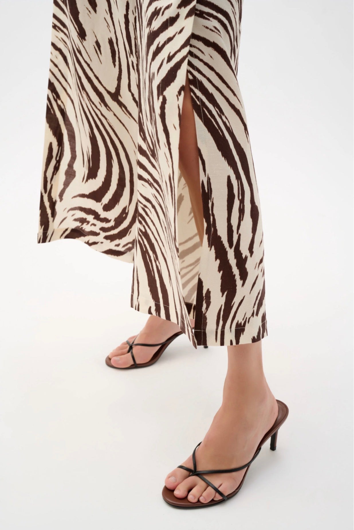 Joseph Ribkoff Linen Blend Animal Print Culotte Pants With Pleats 262946