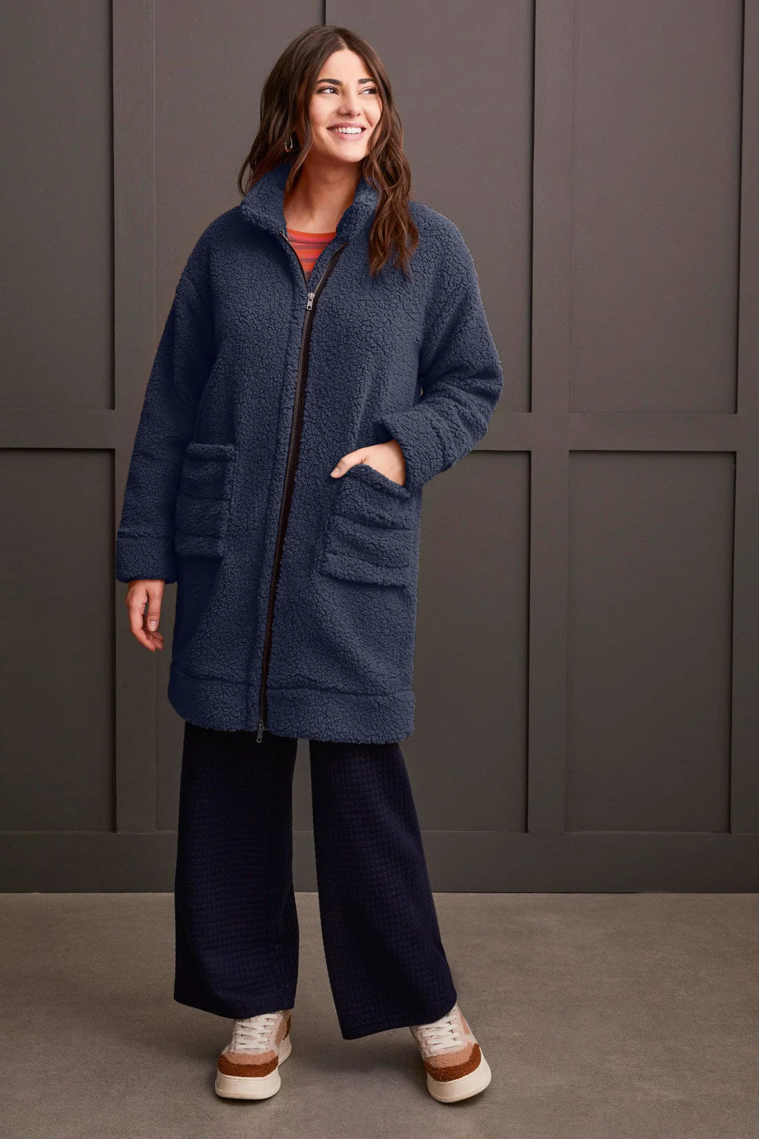 LIGHTWEIGHT SHERPA COAT WITH MOCK NECK COLLAR