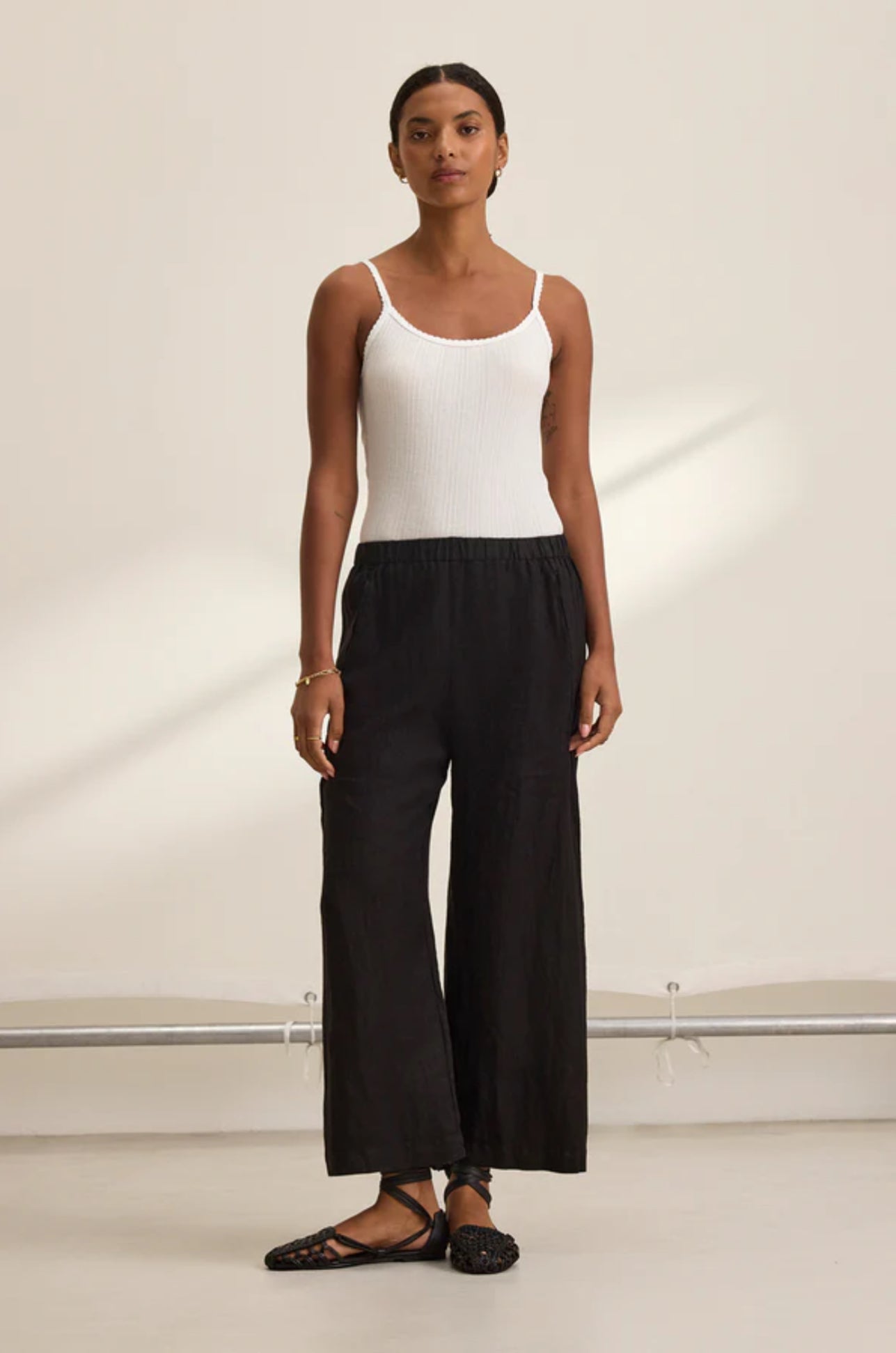 Velvet Lola Linen Pants Black