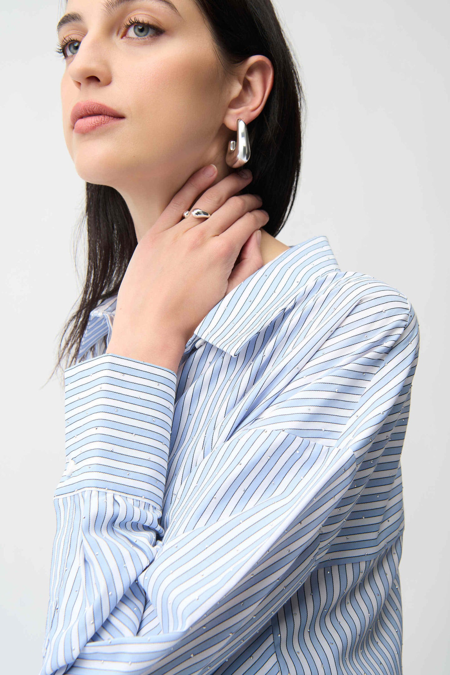 Tencel Stripe Print Boxy Blouse
261931
Hots