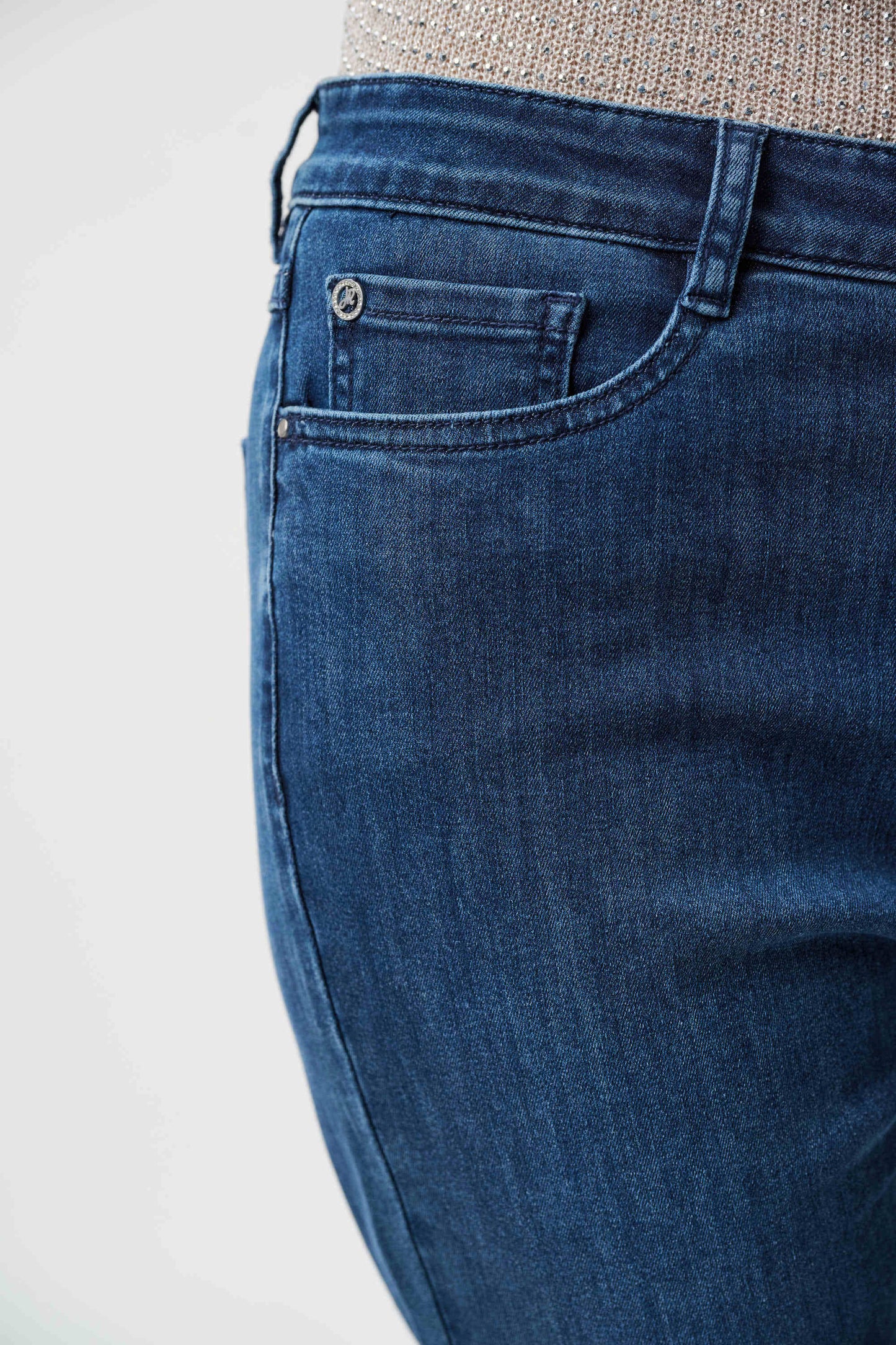 Gia | Classic Slim Fit Stretch Jeans
251966CO
Essential