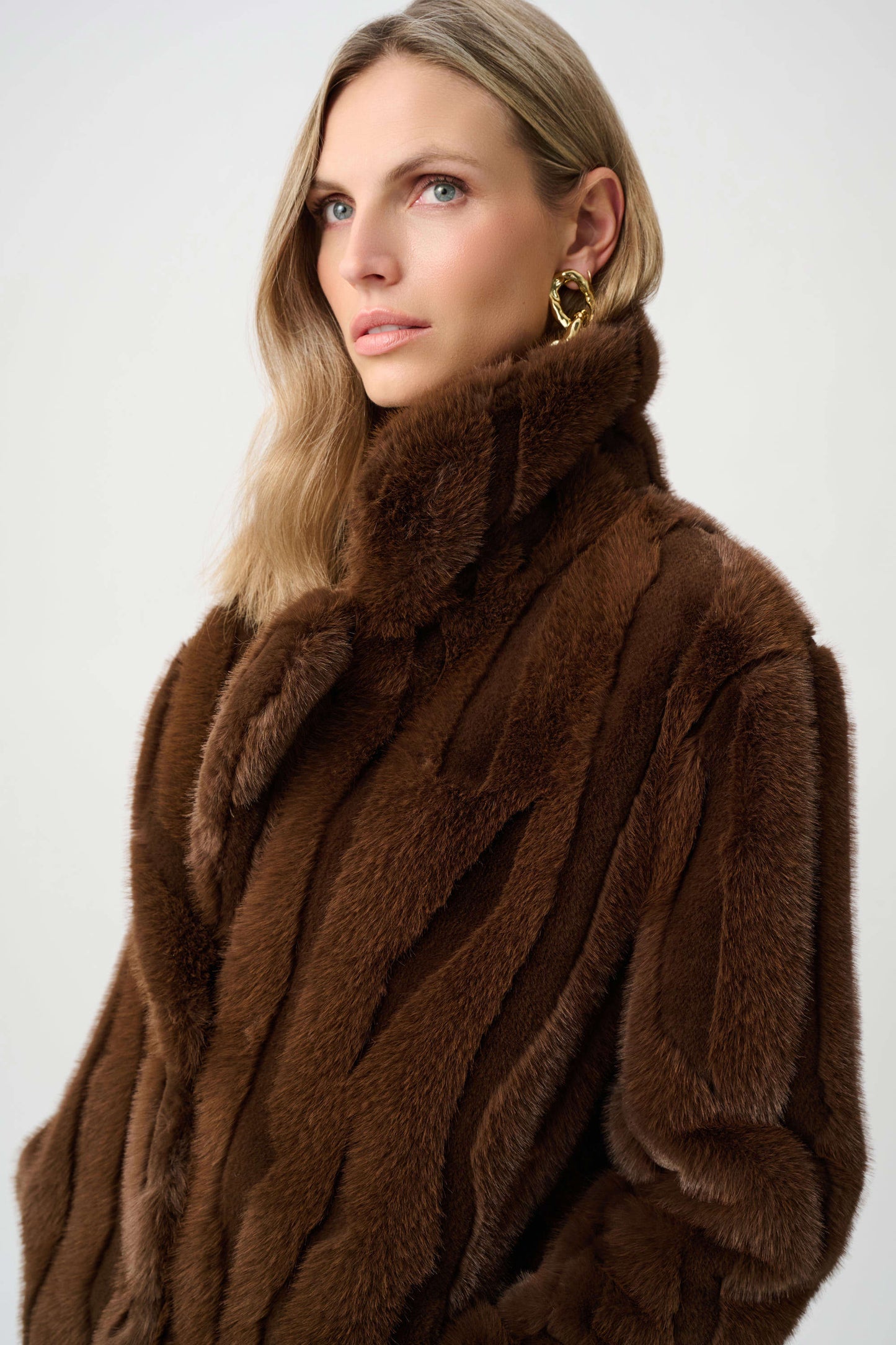 Textured Faux Fur Notch Collar Coat
263916