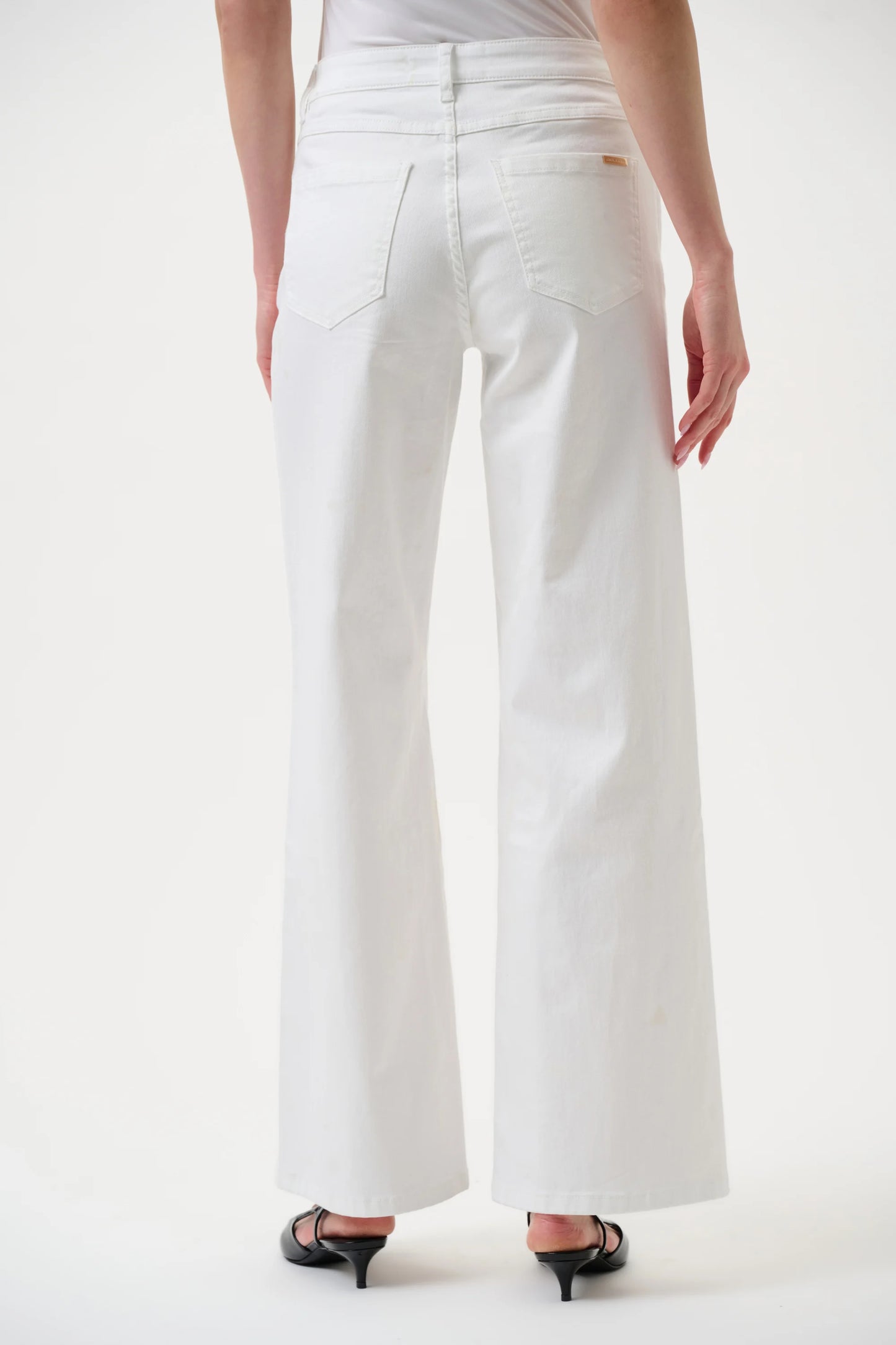 Joseph Ribkoff Goldie | Classic Wide-Leg Stretch Jeans White 251968XCO