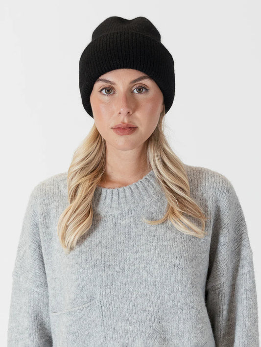 Lyla & Luxe Apres Ski Hat Black