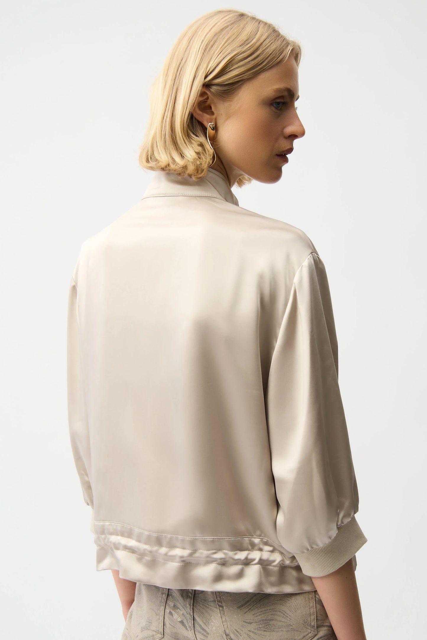 Satin Boxy Blouson Jacket With Drawstring Hem
261913
Hots