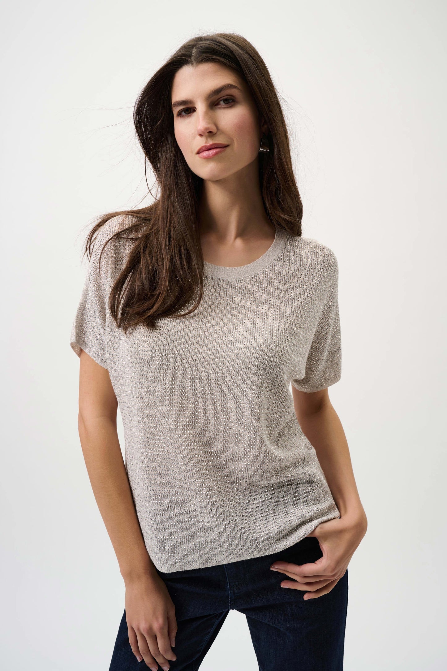Metallic Knitted T-shirt with Rhinestones - Core Colours
263900CO
Essential / Must-Have Hots