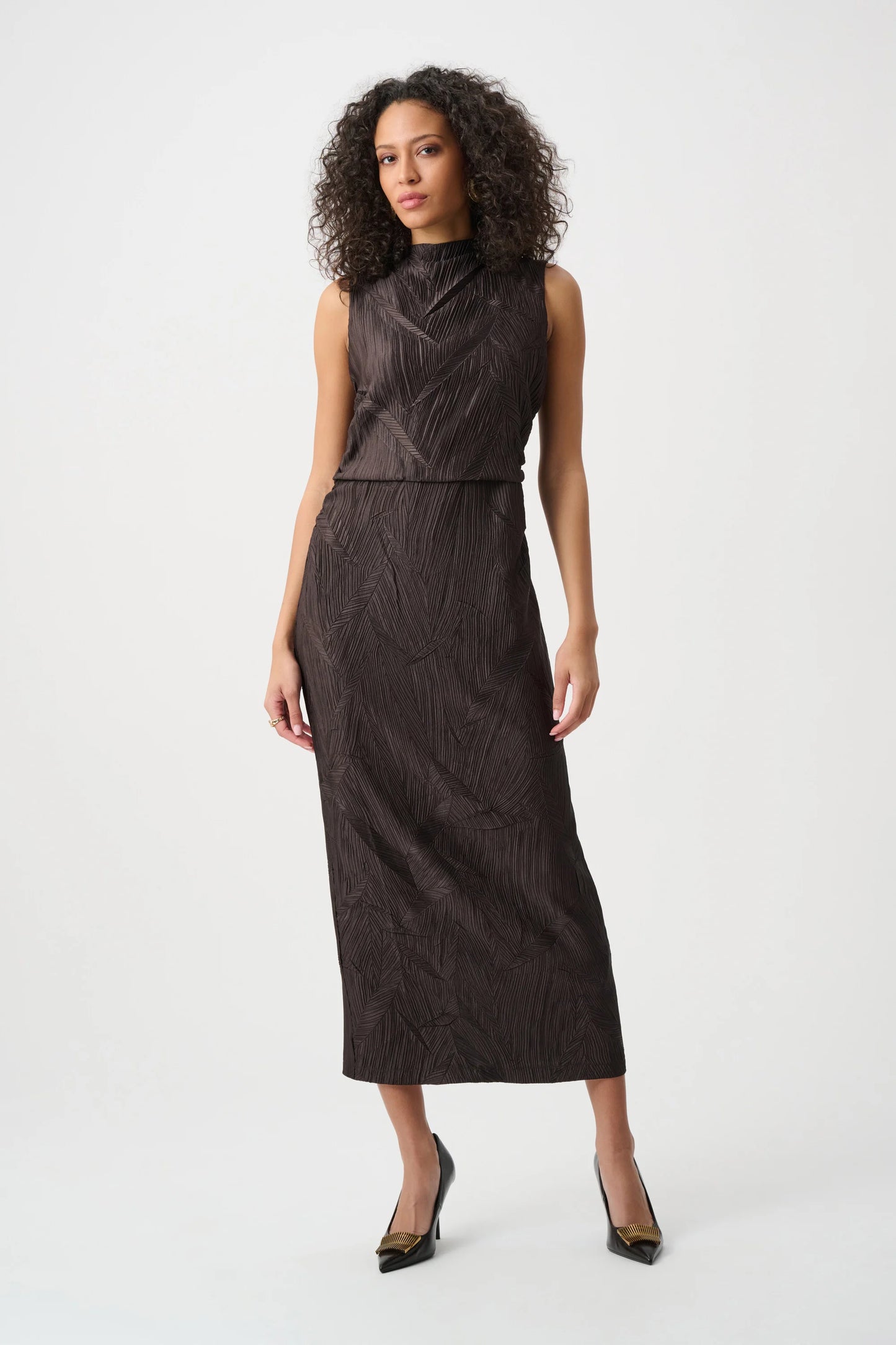 Pleated Satin Sleeveless Midi Dress
263147