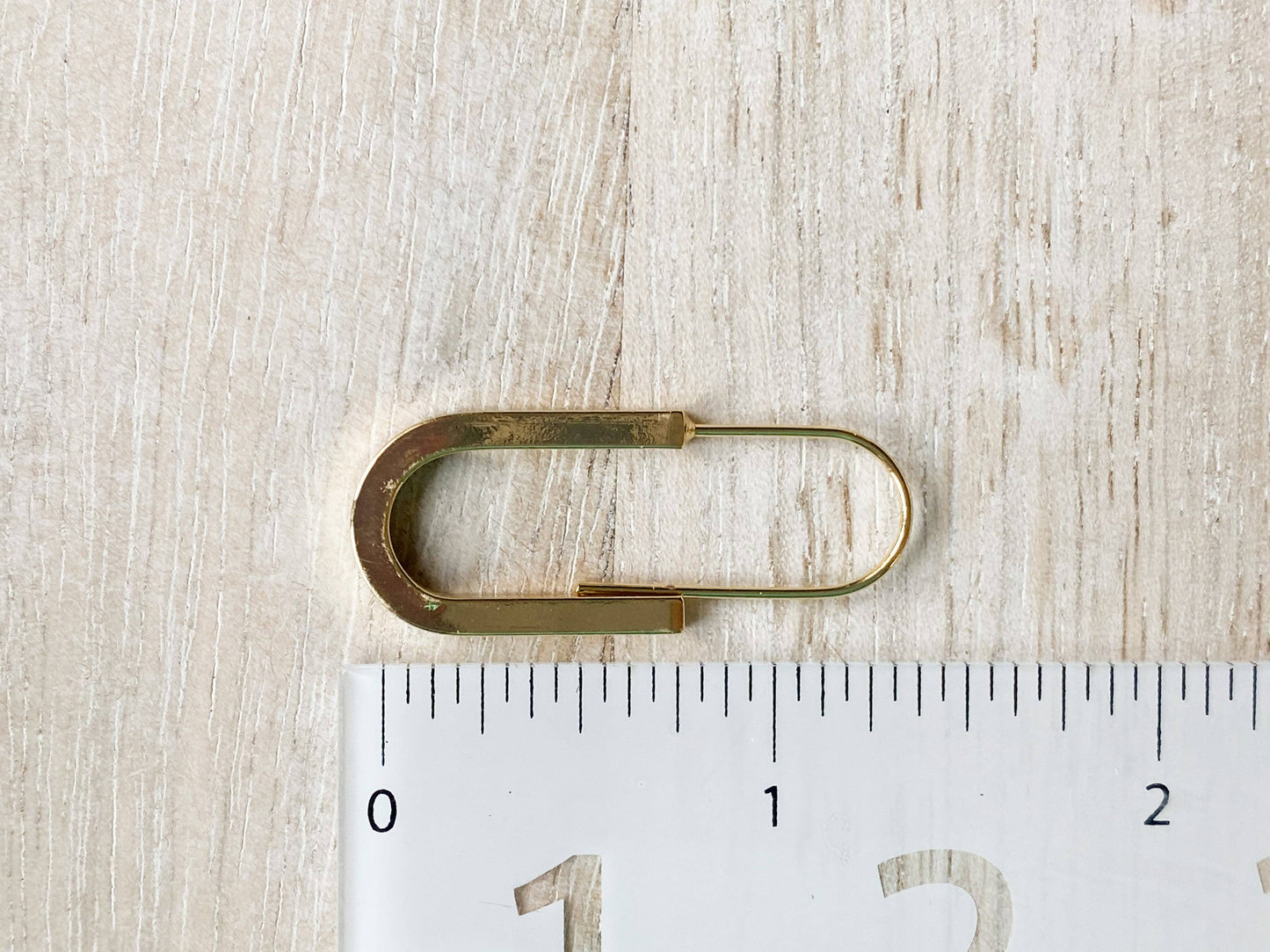 Agaveh Girl Minimalist Hoop Earrings